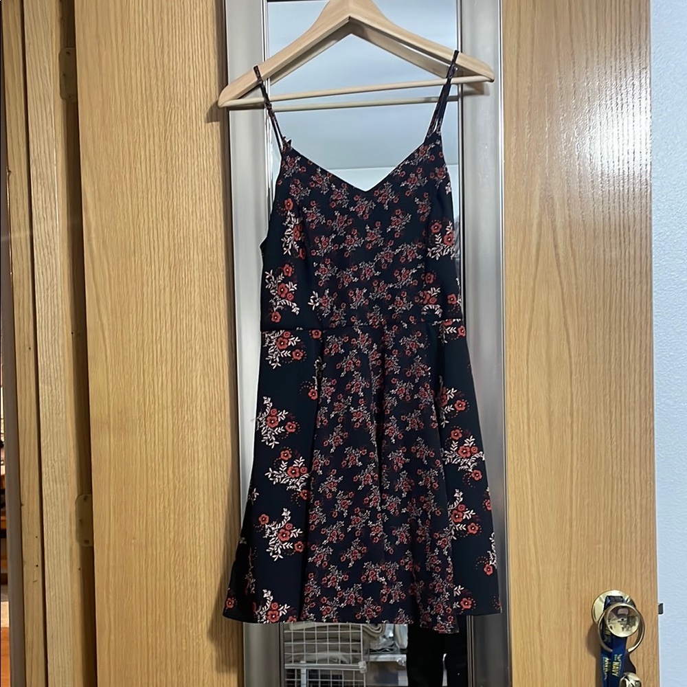 Alya size Medium spaghetti strap black coral floral A line dress